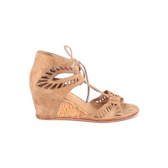 DOLCE VITA Linsey Lace Tan Wedges - Picture 3 of 10